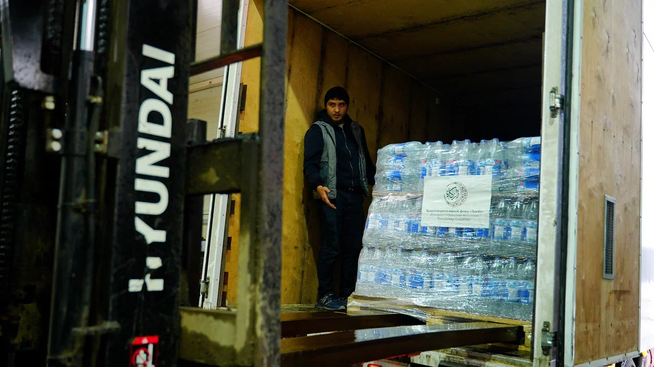 Отправили 4 тонны питьевой воды пострадавшим в Дагестане