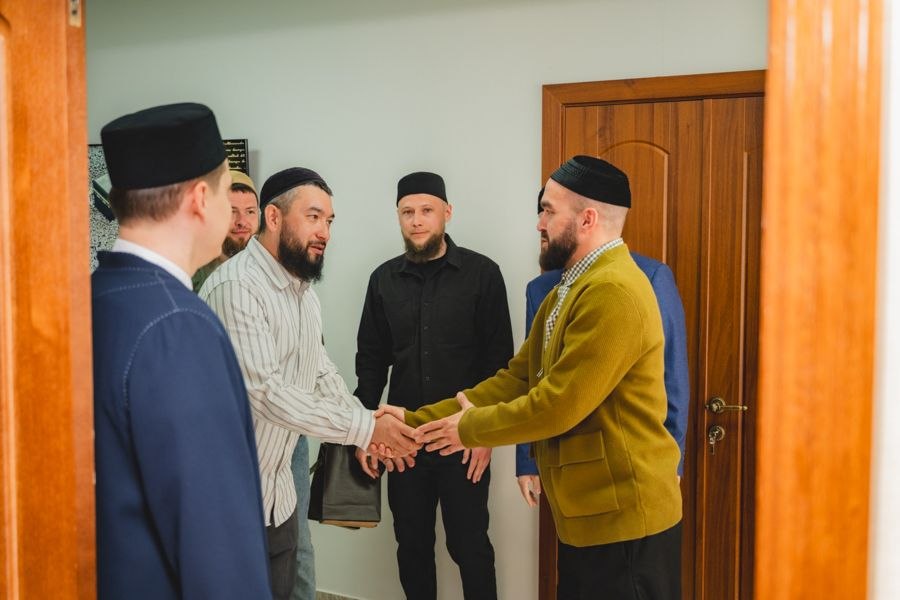 Делегация ДУМ Тюменской области посетила фонд «Закят»