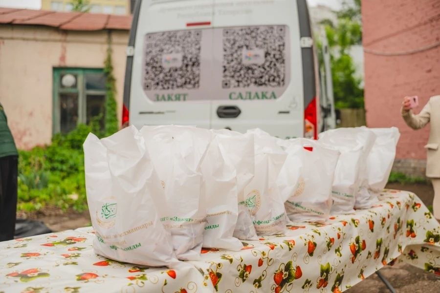 БФ «Закят» ДУМ РТ за три дня Курбан-байрама передал жертвенное мясо 300 нуждающимся семьям и трём социальным учреждениям Республики Татарстан.