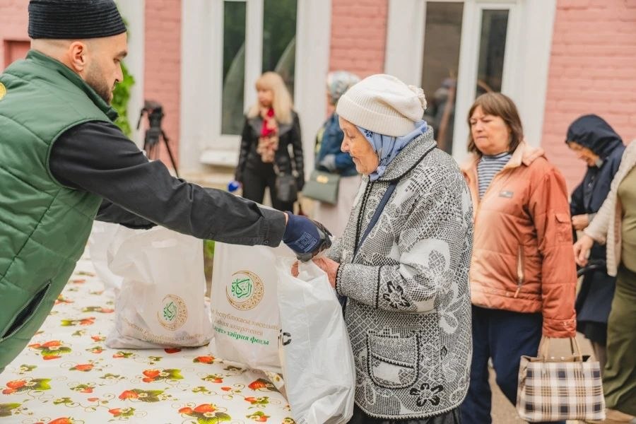 Фонд «Закят» ДУМ РТ продолжает раздачу мяса Курбан нуждающимся